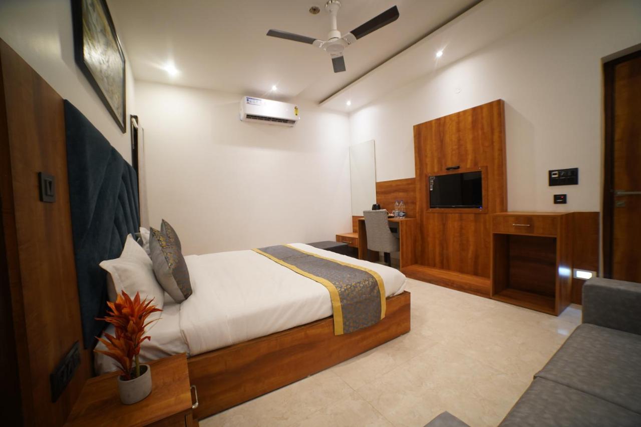 Hotel Elite - 5 Mins From Golden Temple Amritsar Extérieur photo