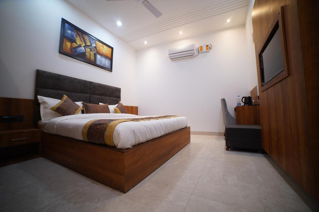 Hotel Elite - 5 Mins From Golden Temple Amritsar Extérieur photo